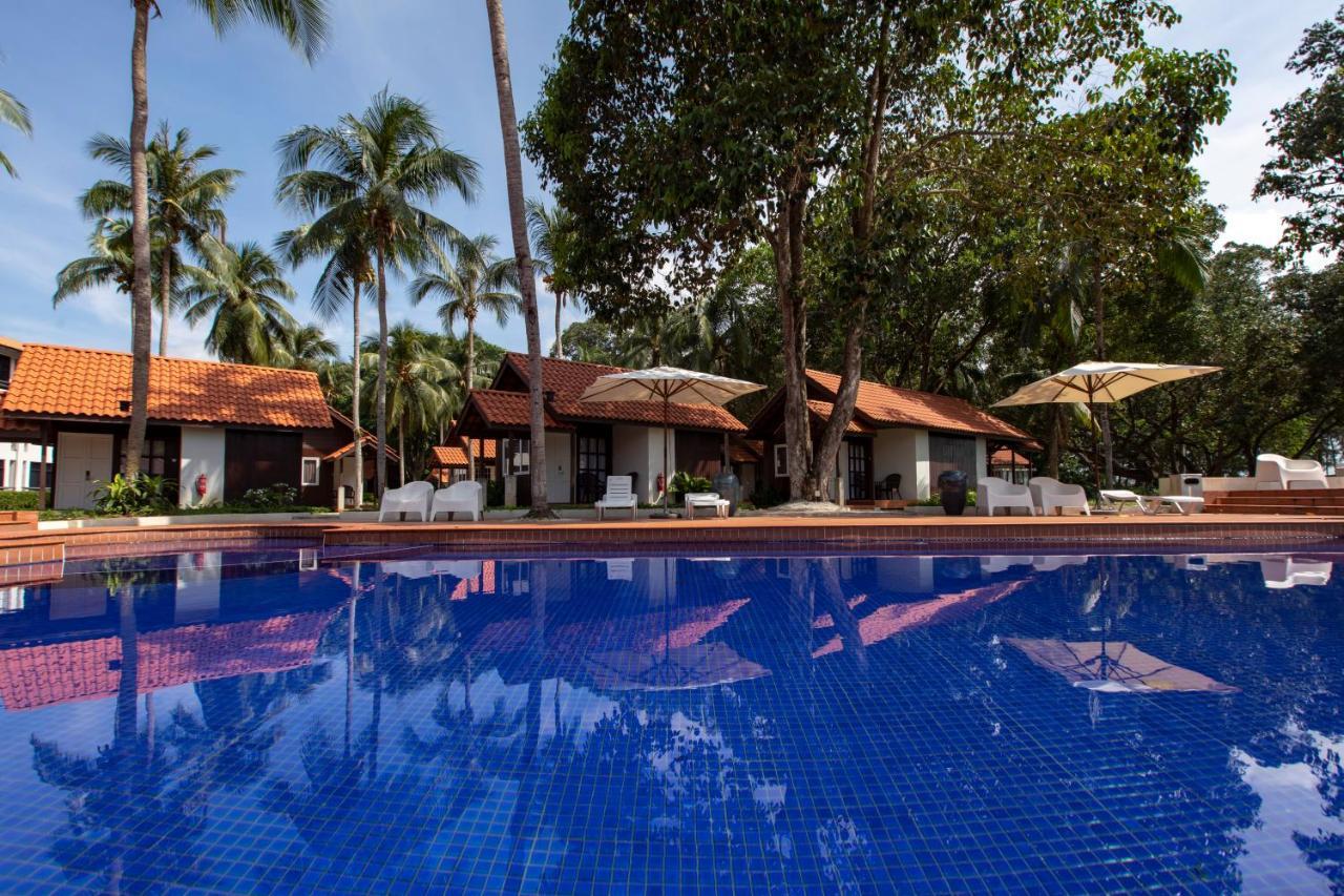Adena Beach Resort Kuantan Esterno foto