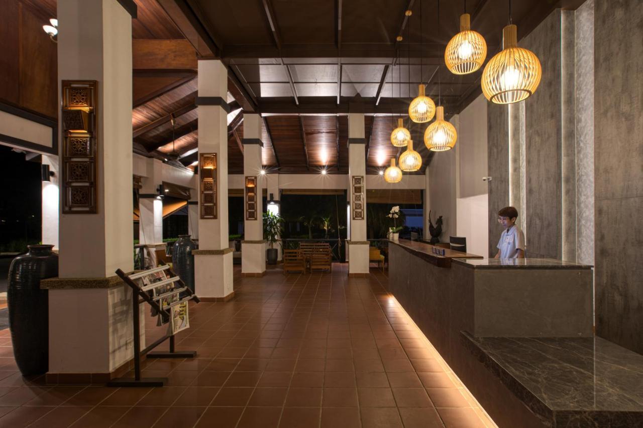 Adena Beach Resort Kuantan Esterno foto
